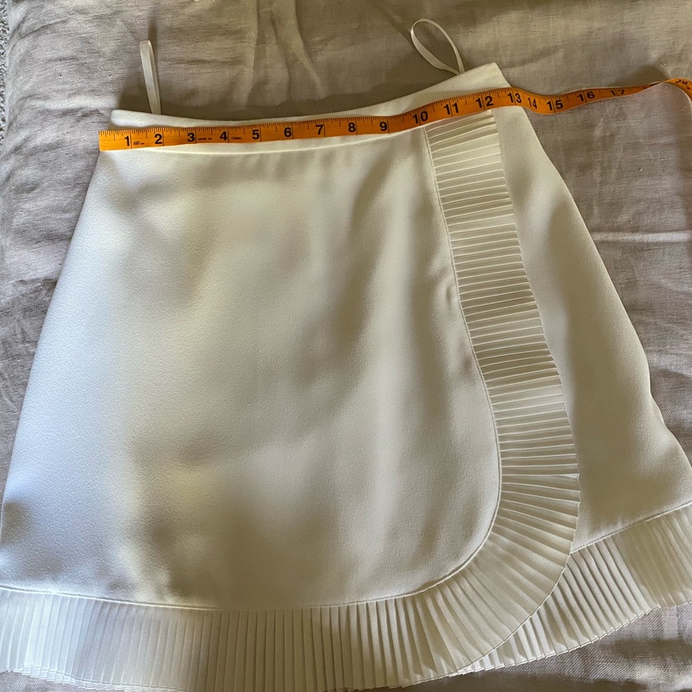 Ted Baker White Pleated Mini Skirt Ted Size 0, US size 2 - Picture 6 of 8